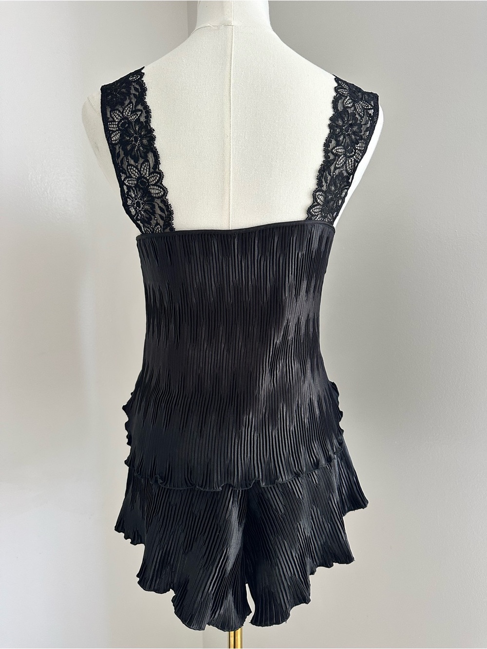La Perla Vintage documented pleated top and shorts - Picture 14 of 14